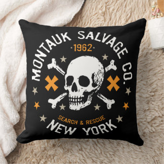 Almofada Travesseiro Montauk Salvage Co. Skull Logo 6