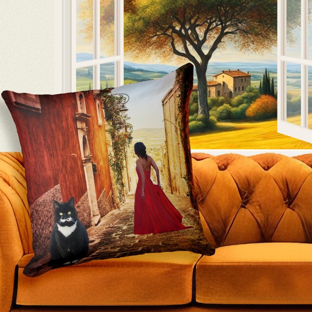 Almofada Travesseiro Românico de Belas Artes da Aldeia Ital (Pillow featuring a painting of a lady in red in a romantic Italian village with a big tuxedo cat)