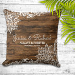 Almofada Travesseiro Rustic Barn Wood and Lace Wedding<br><div class="desc">Bonito lenha e tema de renda neste travesseiro de manutenção de casamento</div>