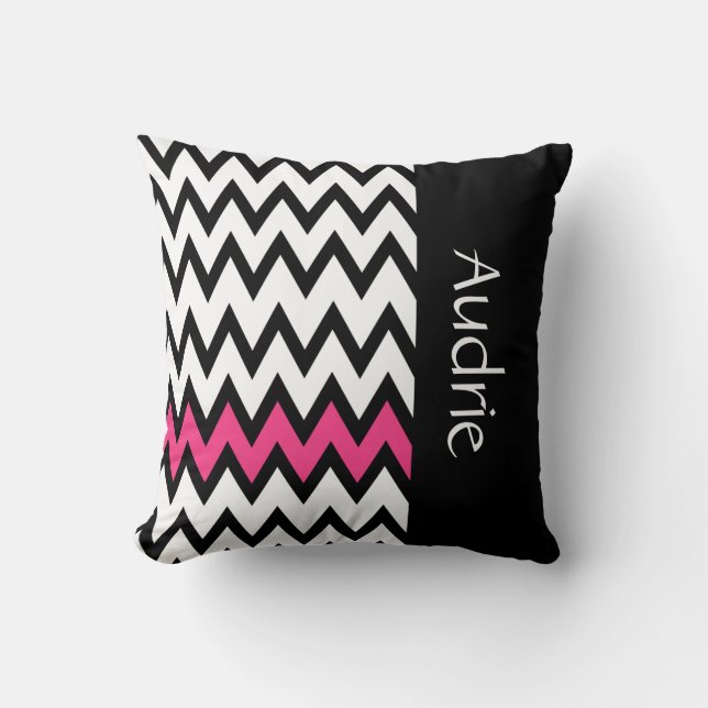 Almofada Trendy Black and White Chevron Pink with Name (Frente)