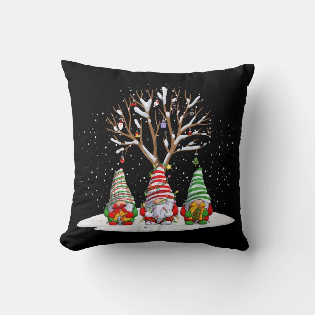 Almofada Três Gnomos Nórdicos E Sua Árvore De Natal (Frente)