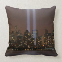 Tributo do World Trade Center na luz em New York.