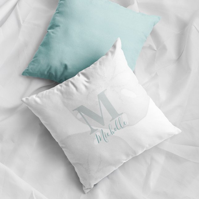 Almofada Turquesa de Dólar do Oceano Monograma Moderno (Coastal monogram pillow with sand dollar design and personalized name beach house decor accent.)
