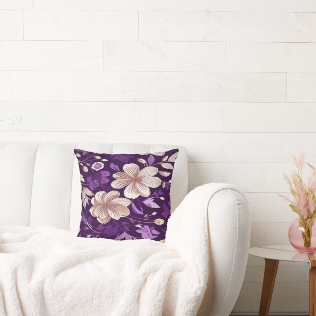 Almofada Um padrão floral com fundo roxo (Sofá)