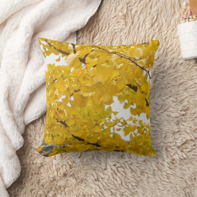 Almofada uma árvore de ginkgo que abraça o outono (Cobertor)
