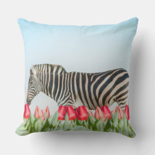 Almofada Uma zebra entre as tulipas