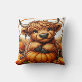 Almofada Vaca Do Planalto Nestada Entre Os Pumpkins Da Colh