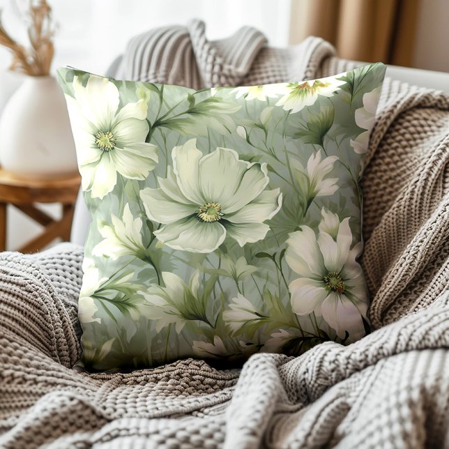 Almofada Verde Elegante Folha Floral Folha Botânica (Soft muted green and white vintage floral decorator pillow)