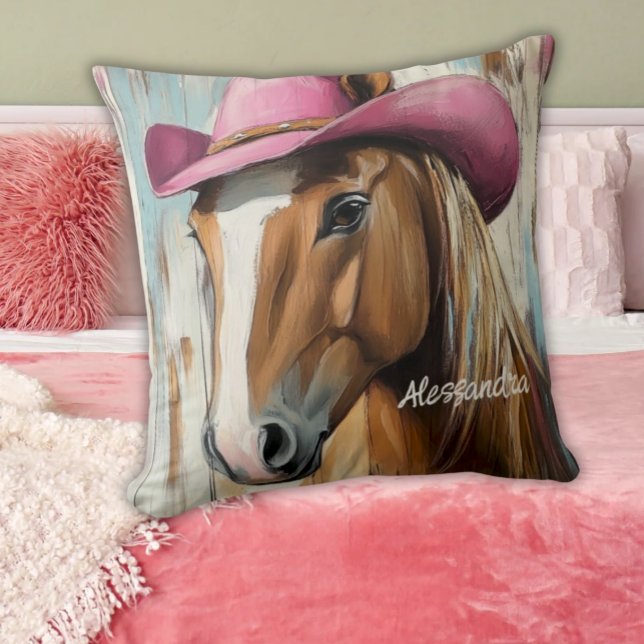 Almofada Víblias: Toco Personalizado De Chapéu Rosa Quente (Personalized Name or Custom Message Pillow: Horse Wearing a Hot Pink Cowgirl Hat. Cool Western Decor)
