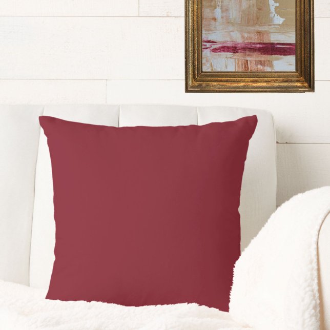 Almofada Vinho Borgonha Tons de Joia de Cor Sólida (This burgundy wine throw pillow will add the classic elegance + warmth of jewel tones to your space!)