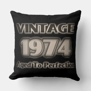Almofada Vintage 1974 - Idade Para Perfecção
