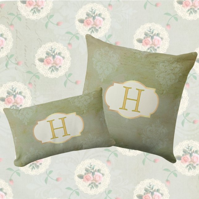 Almofada Vintage Monograma Enfumaçado Fragmento Verde (How nice does this formal monogram look? Personalize by adding your own monogram!)
