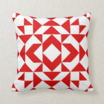Almofada Vintage Red Christmas Geométrico Quilart Design<br><div class="desc">Condecoração festiva para o Natal ou o ano todo,  esta clássica arte de colcha de celeiro apresenta um padrão de formas geométricas em vermelho e branco vibrantes.</div>