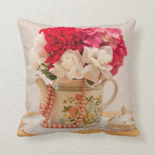 Almofada Vintage Teapot Vase of Flowers