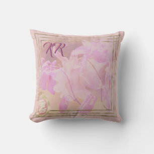 Almofada Vintage Victorian Pink Cameo Floral Monograma