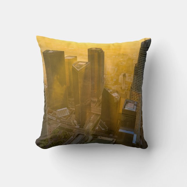 ALMOFADA VISTA AERIAL DOS EDIFÍCIOS CIDADÃOS DURANTE O DIA (Frente)