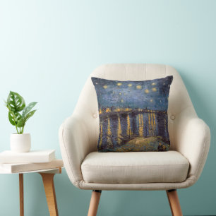 Almofada Vista do rio sob a noite estrelada na margem do Ri