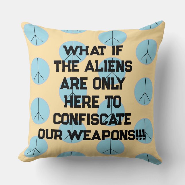 Almofada Weapon Alien Abduction Throw Pillow (Frente)