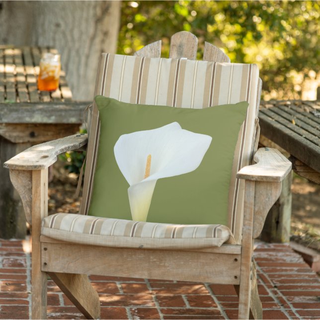 Almofada White Calla Lily Flower Backyard Foto do jardim (Cadeira)