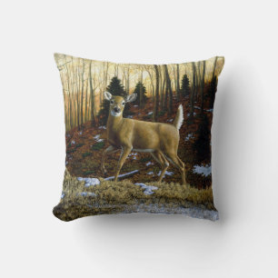 Almofada Whitetail Deer Doe na Floresta de outono