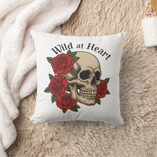 Almofada Wild at Heart Gothic Skull with Red Roses 