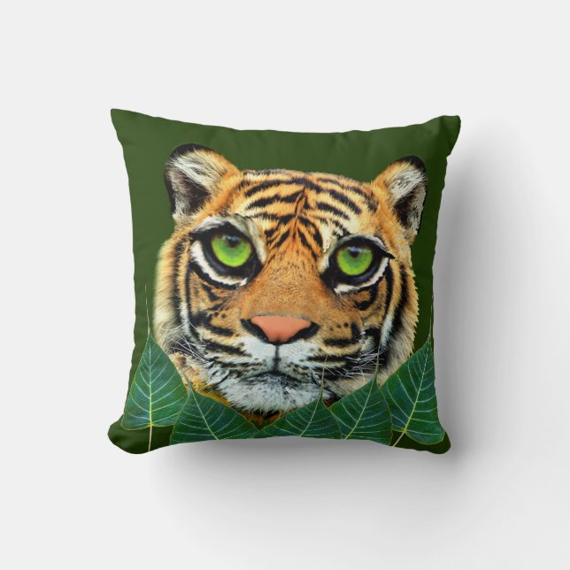 Almofada Wild Tiger Face em Forest Green (Frente)