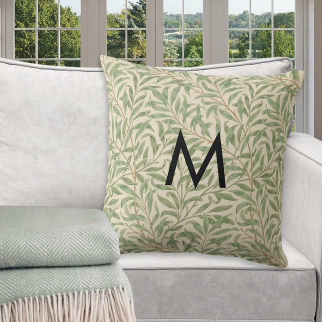Almofada William Morris Willow Bough Pattern Monogram (A monogrammed throw pillow with William Morris 'Willow Bough' leaves and branches pattern)