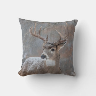Almofada Winter Whitetail Buck