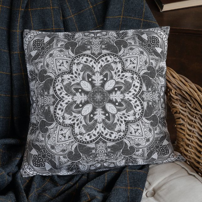 Almofada Woodland Squirrels Mandala Escolha Sua Cor (Criador carregado)