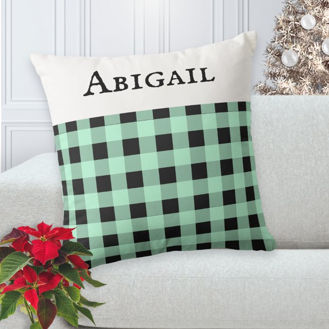Almofada Xadrez de Búfalo Verde Peppermint Natal (A pretty, personalized cushion with buffalo plaid pattern in peppermint green and black)