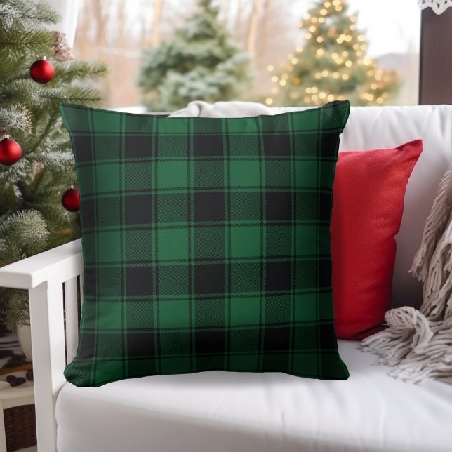 Almofada Xadrez de Tartan Verde e Negro (Green and Black Buffalo Tartan Plaid Throw Pillow for your Christmas Holiday Decor)