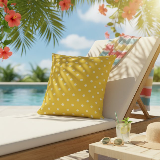 Almofadas Externas Amarelas | Impressão de Bolinha (Fun yellow outdoor pillow!)