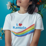Amo Kamala Cute Eleição Arco-Íris Mulher<br><div class="desc">Uma bela t-shirt tricend feminina de Kamala Harris para a eleição de 2024, que diz "I Love Kamala". Apoio bonito e colorido ao nosso vice-presidente.</div>