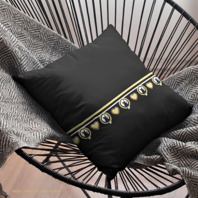 Amor Almofada de Gato desenhada por Poet Adiela Ak (Love Cat Throw Pillow by Poet Adiela Akoo. Love it? GET it! Shop the Love Cat Collection & more now!)