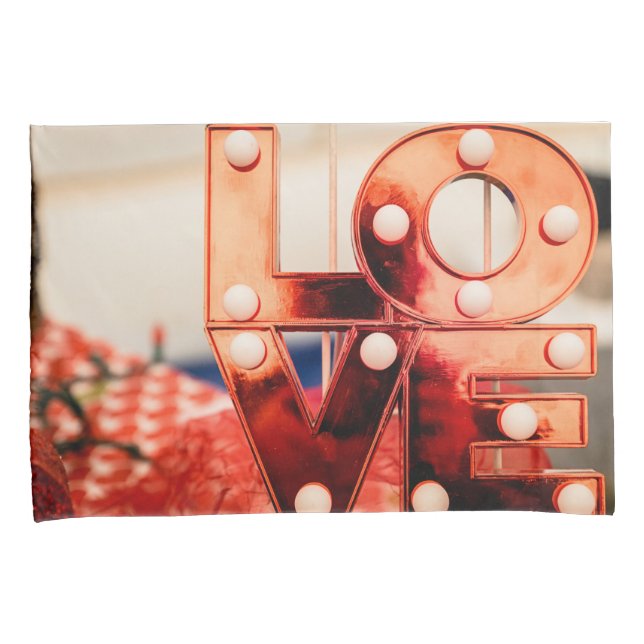 AMOR (Grande Letra Vermelha) (Frente-Direita)