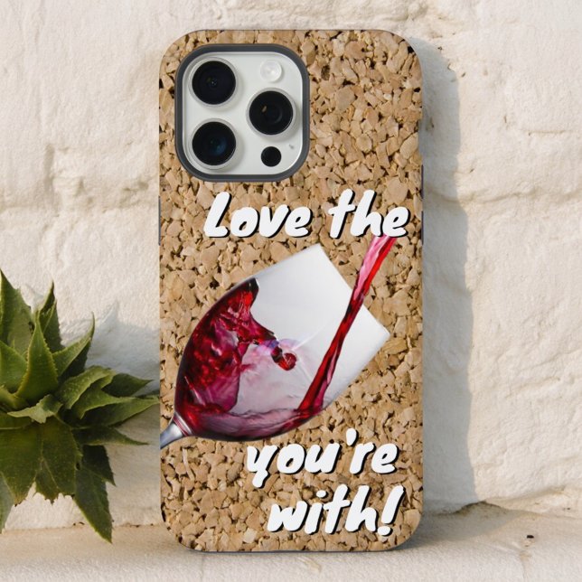 Amor Humoroso O Vinho Com O Qual Você Está (back cover of iPhone case with funny winer lover details)