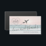 Amor & Obrigados Praia Casamento Favor Magnet<br><div class="desc">Destino da praia casamento pequeno miniímã (do tamanho de um cartão de visita) com um logotipo personalizado de um avião do coração sobre um pôr do sol cor-de-rosa pincelado em uma praia de areia com ondas do oceano e moderno design de "amor e obrigados". Clique em "Personalizar mais" para edição...</div>