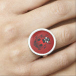 Anel Ladybug Ring Ladybug Art Jewelry Ladybird Gift<br><div class="desc">Ladybug Rings Ladybird Art Pendent Rings Cute Red Inseto Jewelry Romântico Ladybug Rings Necklaces Bracelets Ladybug Jewelry for Men, Boys & Girls Gardener's Insect Art Keepsakes & Ladybug Acessórios Clique em "Personalizar" para adicionar texto, escolha fontes e cores personalizadas Beetle Red Ladybug Anéis de Arte Dons de Ladybug Personalizáveis com...</div>