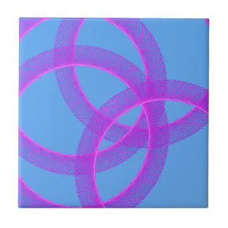 anel púrpura sobreposto em fundo azul