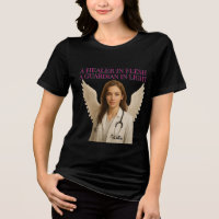 ÂNGULO GUARDIANO NA Camisa BRANCA