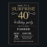 Aniversário de 40 anos Surpresa de Convite Preto e<br><div class="desc">Convite para aniversário de 40 anos surpresa com fundo brilhante preto e Dourado. Chalkboard. Aniversário Adulto. Homens ou Mulheres no Dia Convidam. Qualquer idade. Para mais personalização,  clique no botão "Personalizar" e use nossa ferramenta de design para modificar este modelo.</div>