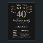 Aniversário de 40 anos Surpresa de Convite Preto e<br><div class="desc">Convite para aniversário de 40 anos surpresa com fundo brilhante preto e Dourado. Chalkboard. Aniversário Adulto. Homens ou Mulheres no Dia Convidam. Qualquer idade. Para mais personalização,  clique no botão "Personalizar" e use nossa ferramenta de design para modificar este modelo.</div>