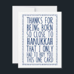 Aniversário engraçado de dezembro e Hanukkah junto<br><div class="desc">Engraçado dia de aniversário de dezembro e Chanucá combinaram cartão em azul e branco. Perfeito para o pobre cavalheiro que faz aniversário perto de Chanukah e sempre é faltado em presentes. Em homenagem aos bebês de dezembro que celebram feriados judeus / o festival das luzes. Por Kierkegaard Design Studio.</div>