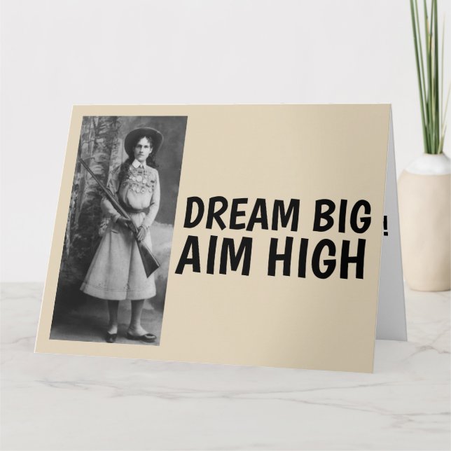 Annie Oakley Funny Cowgirl Cartões de Aniversário (Frente)