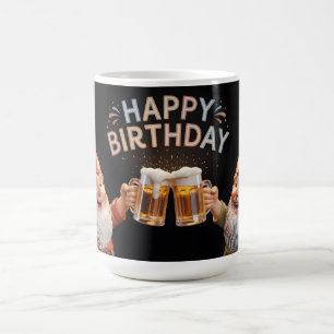 Anões "Feliz Aniversário" Brindando com Canecas de
