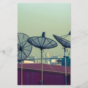 Antena parabólica nos telhados de Bangkok
