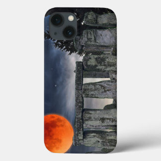 Antiga Stonehenge e Lua Vermelha Mística