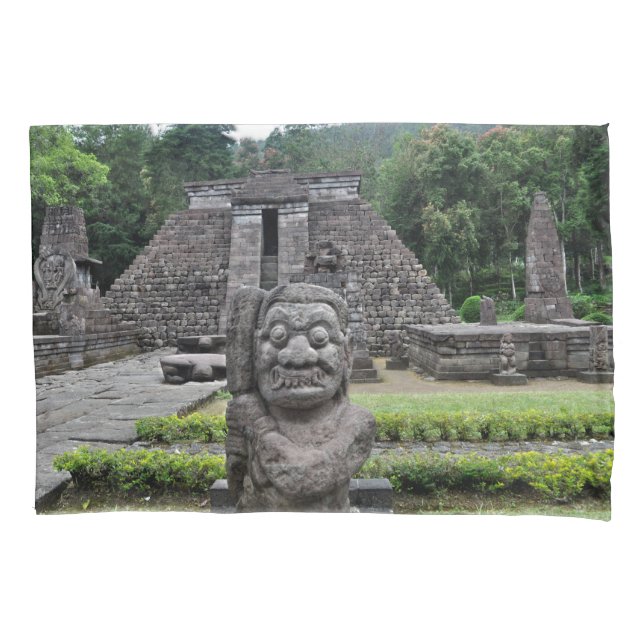 Antigo Templo Exótico Candi Sukuh (Frente)