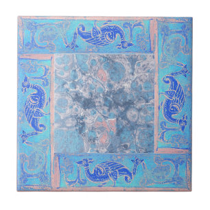 Antigos Designs No Azul Sky Três De Quatro