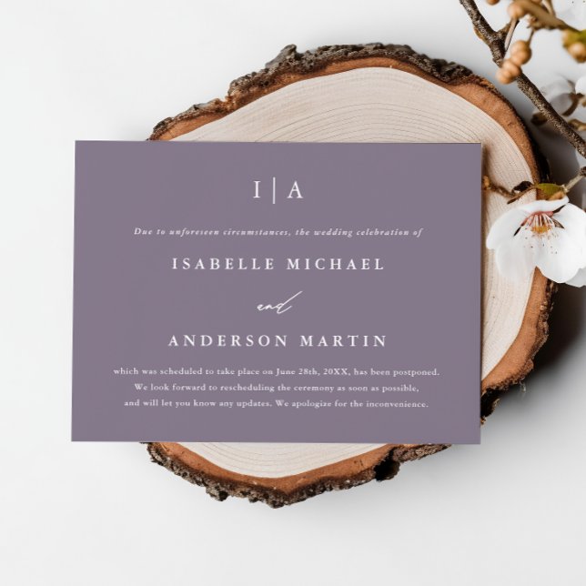 Anúncio Adiamento de Casamento de Monograma de Púrpura de  (Criador carregado)